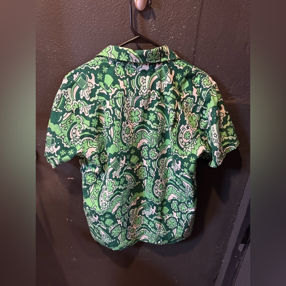 Men’s Tipsy Elves St. Paddy’s Short Sleeve Button Down Shirt Size Medium — image 4 of 4